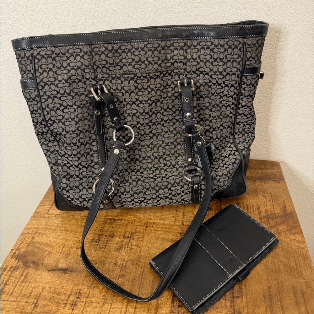 Coach gallery signature jacquard Black and Gray Tote Bag & checkbook cover